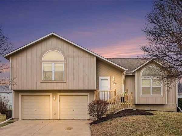 17150 OAKLEY Street, Gardner, KS 66030