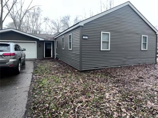 3236 Rio Vista Street, Walled Lake, MI 48382