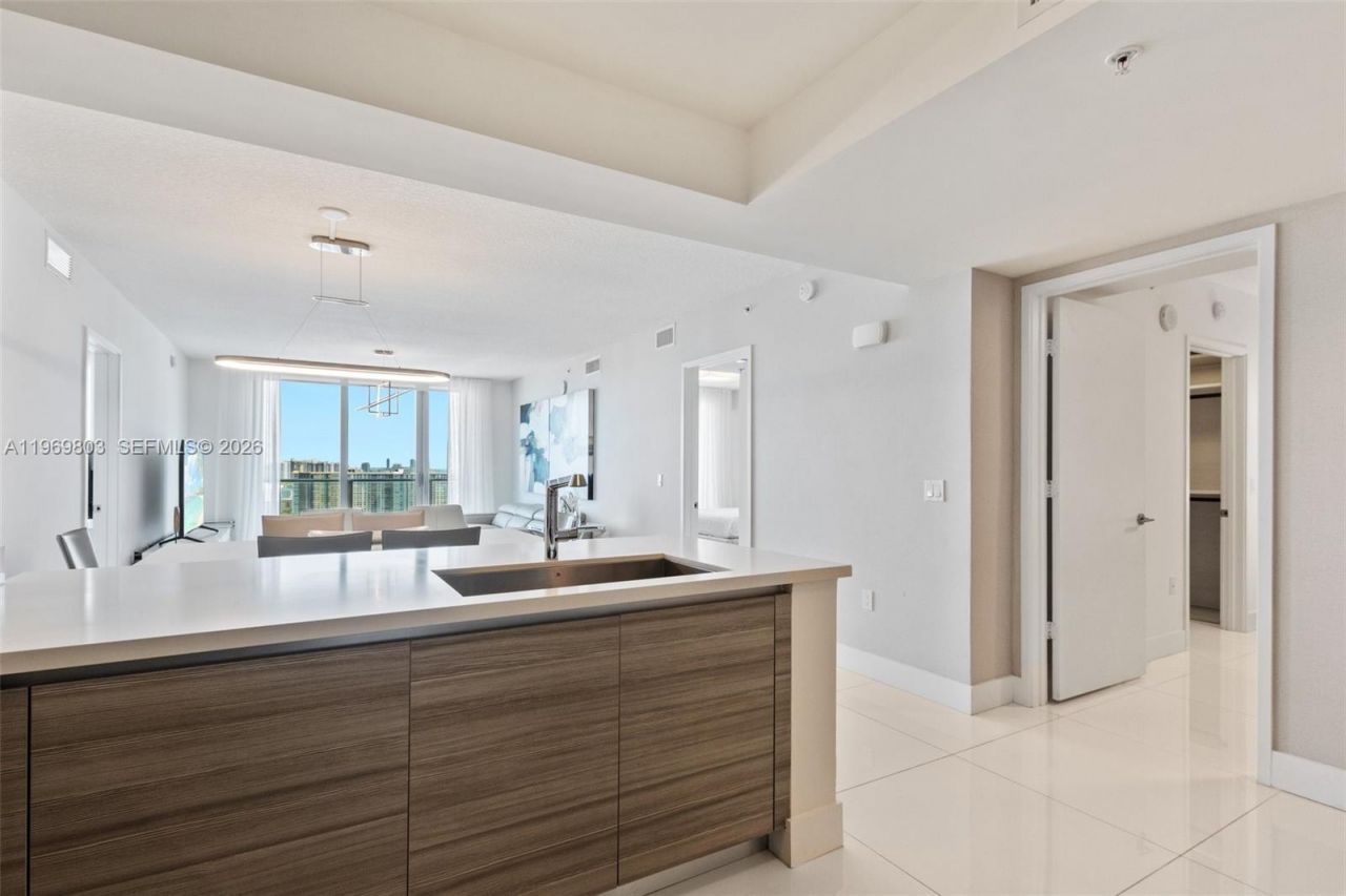 300 Sunny Isles Blvd, Unit 4-2405, Sunny Isles Beach, FL 33160 Photo