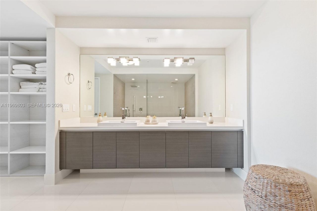 300 Sunny Isles Blvd, Unit 4-2405, Sunny Isles Beach, FL 33160 Photo