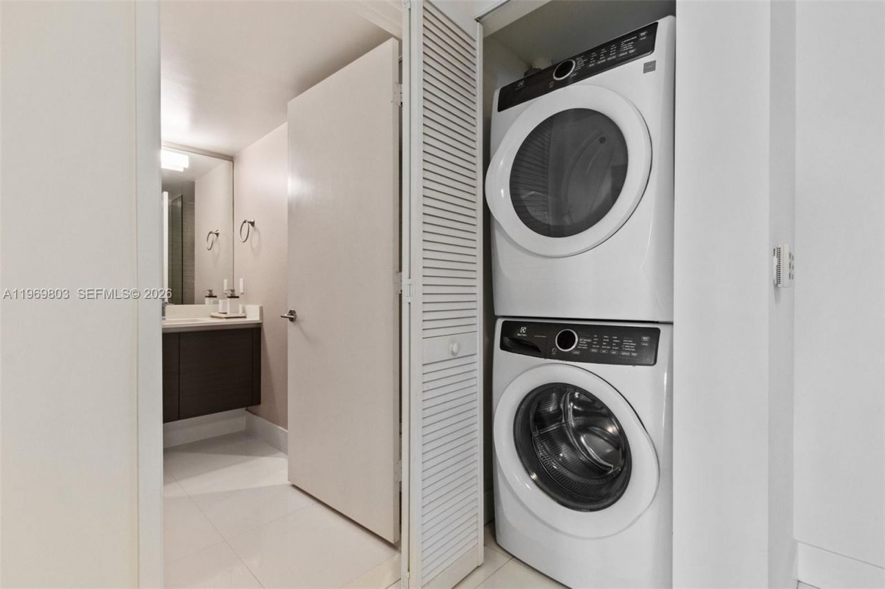300 Sunny Isles Blvd, Unit 4-2405, Sunny Isles Beach, FL 33160 Photo
