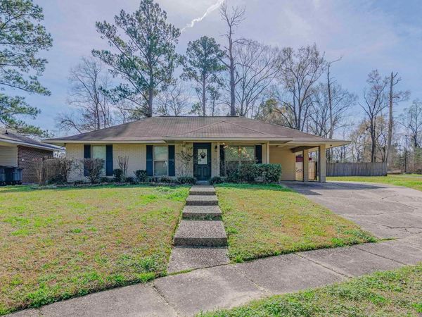 14220 Richardson Dr, Greenwell Springs, LA 70739