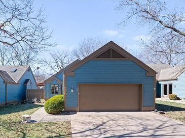 330 Lakeside Drive, Liberty, MO 64068