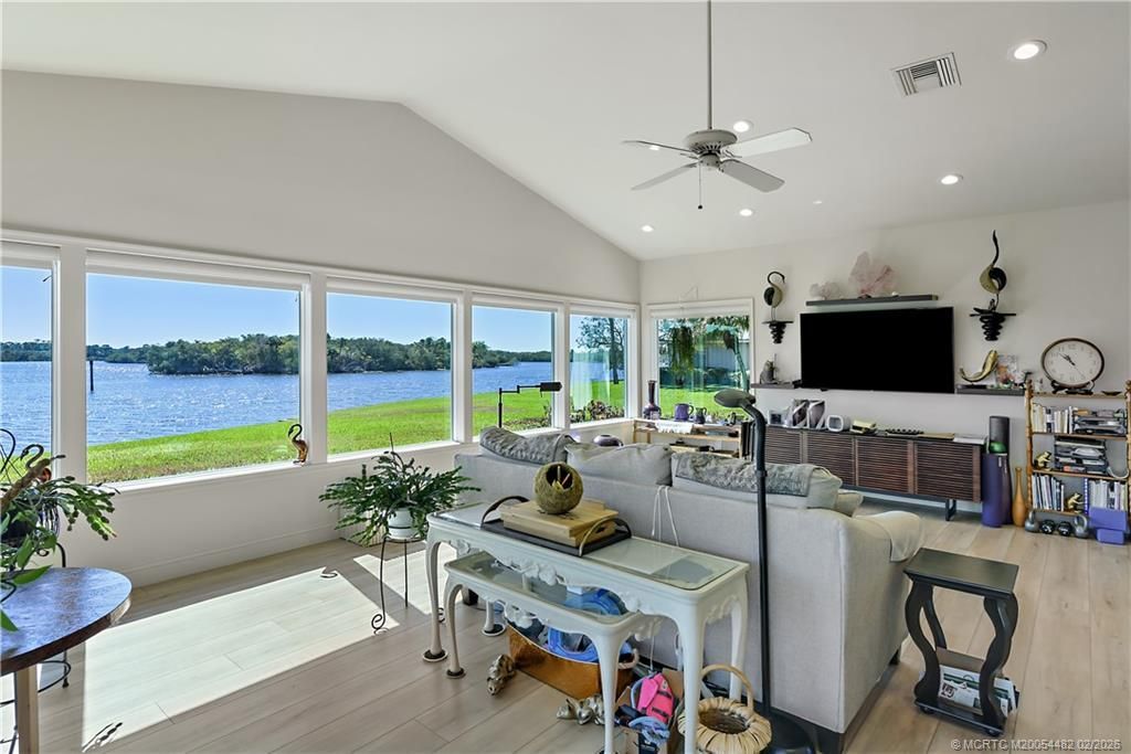 525 SW Perth Place, Palm City, FL 34990 Photo