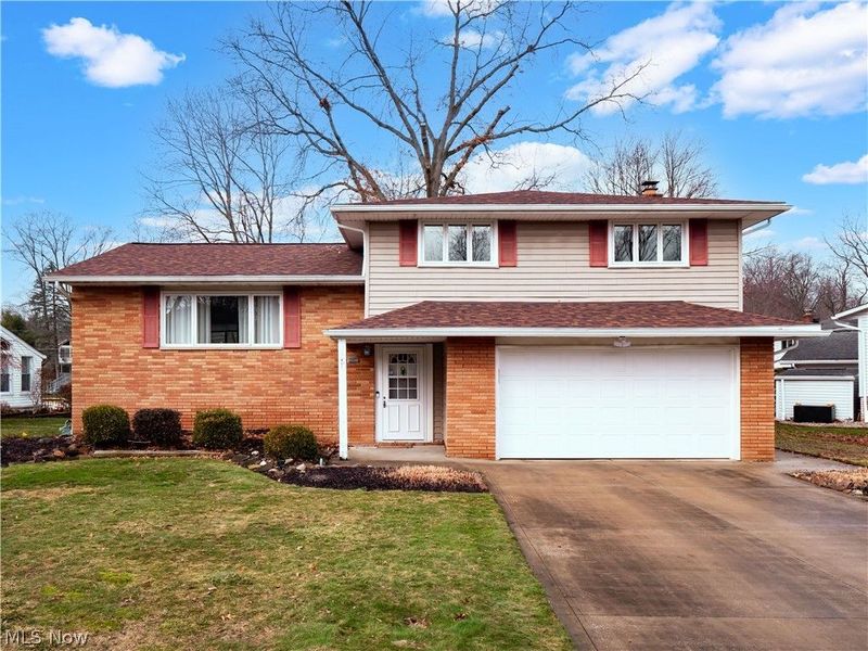 7706 E Linden Lane, Parma, OH 44130 Photo 1