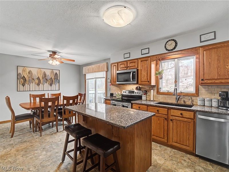 7706 E Linden Lane, Parma, OH 44130 Photo 13