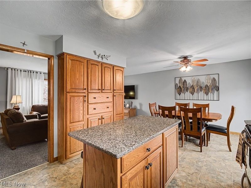 7706 E Linden Lane, Parma, OH 44130 Photo 14