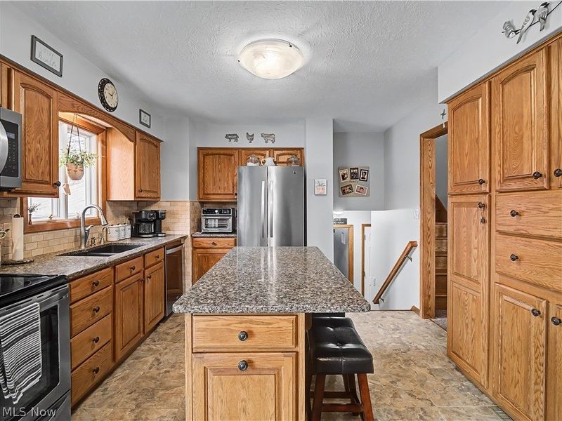 7706 E Linden Lane, Parma, OH 44130 Photo 16