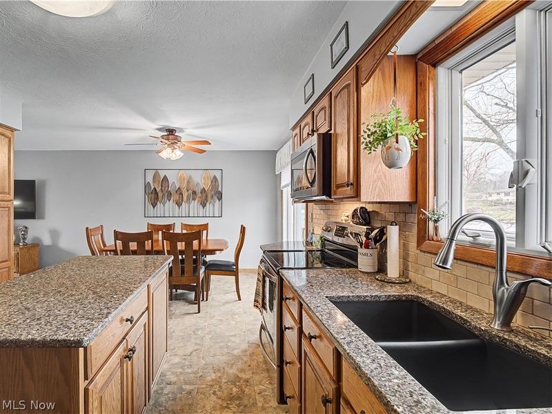 7706 E Linden Lane, Parma, OH 44130 Photo 19