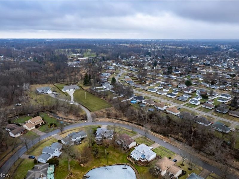 7706 E Linden Lane, Parma, OH 44130 Photo 5