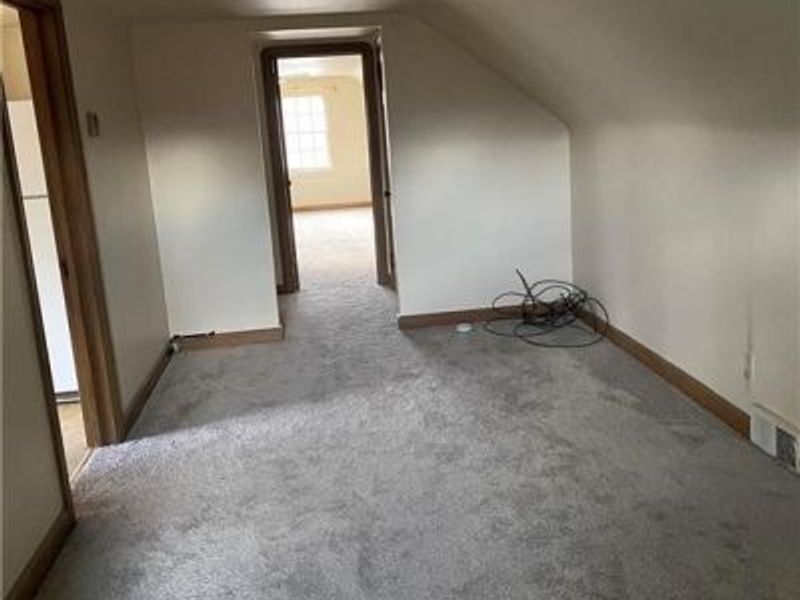 587 Tod Lane, Youngstown, OH 44504 Photo 11