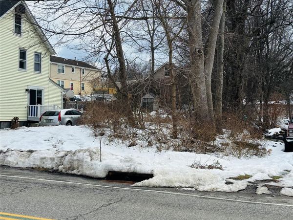 Between 229 and 231 Westchester Avenue , Buchanan, NY 10511