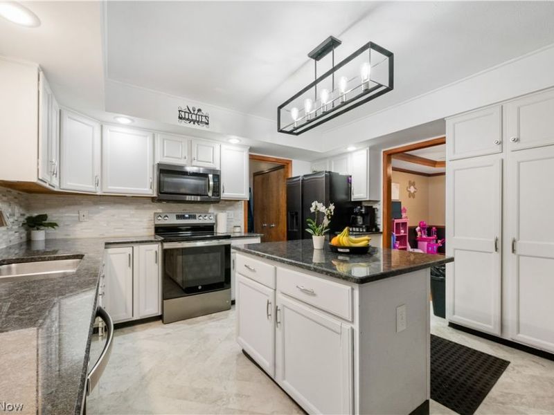 994 Countryside Drive, Medina, OH 44256 Photo 12