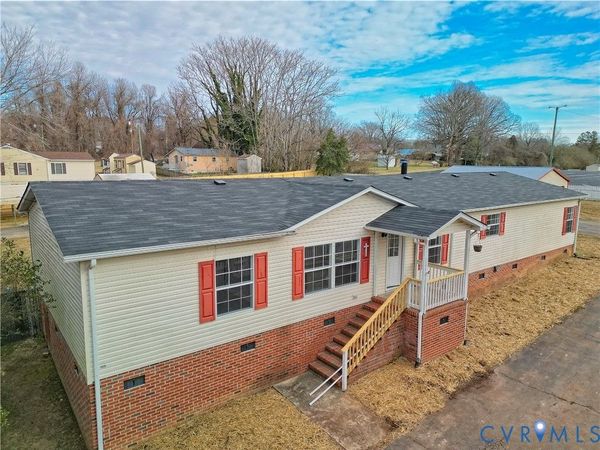 806 Lunenburg Avenue, Victoria, VA 23974