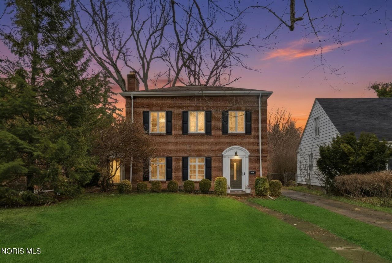 2850 Kenwood Boulevard, Toledo, OH 43606 Main Photo