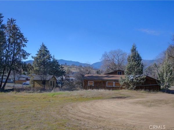 905 Campbell, Yreka, CA 96097