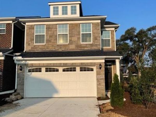 22470 Woodbridge Lane, Novi, MI 48375