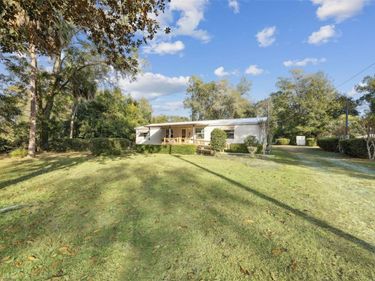 100 WATERWAY AVENUE, SATSUMA, FL 32189