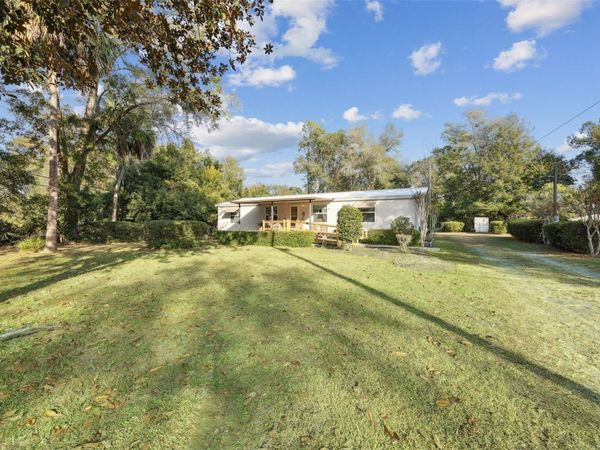 100 WATERWAY AVENUE, SATSUMA, FL 32189