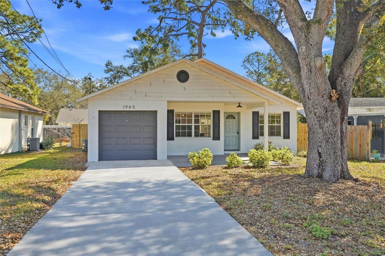 1945 Oak Street, Clearwater, FL 33760 Main Photo