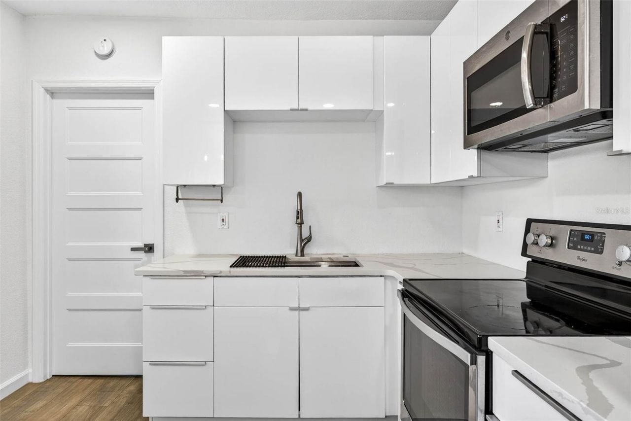 809 E Baker Street, Unit A, Tampa, FL 33603 Photo
