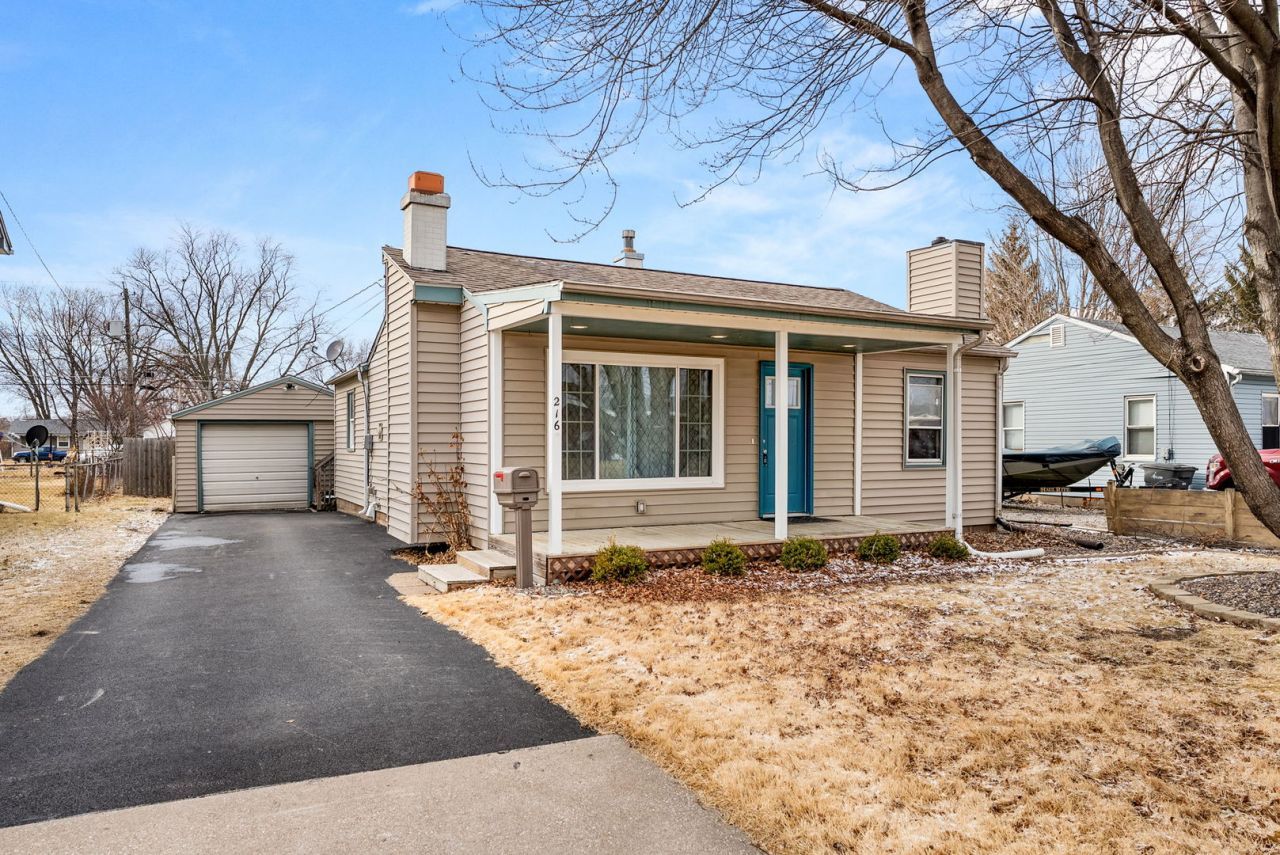 216 5th Street E, Milan, IL 61264 Main Photo