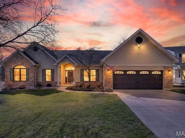 26 Dalton Valley Drive, St Peters, MO 63376