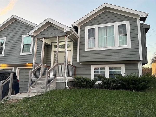 12629 Fountain Lake Circle, Grandview, MO 64030