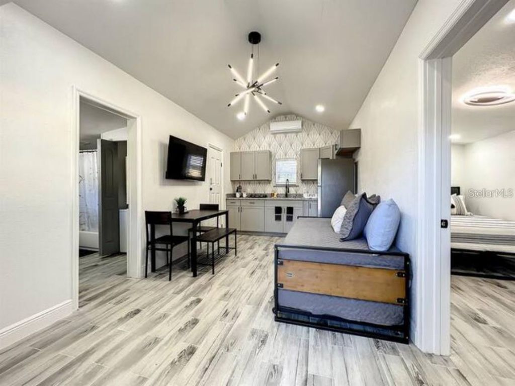 2008 Page Avenue, Orlando, FL 32806 Photo