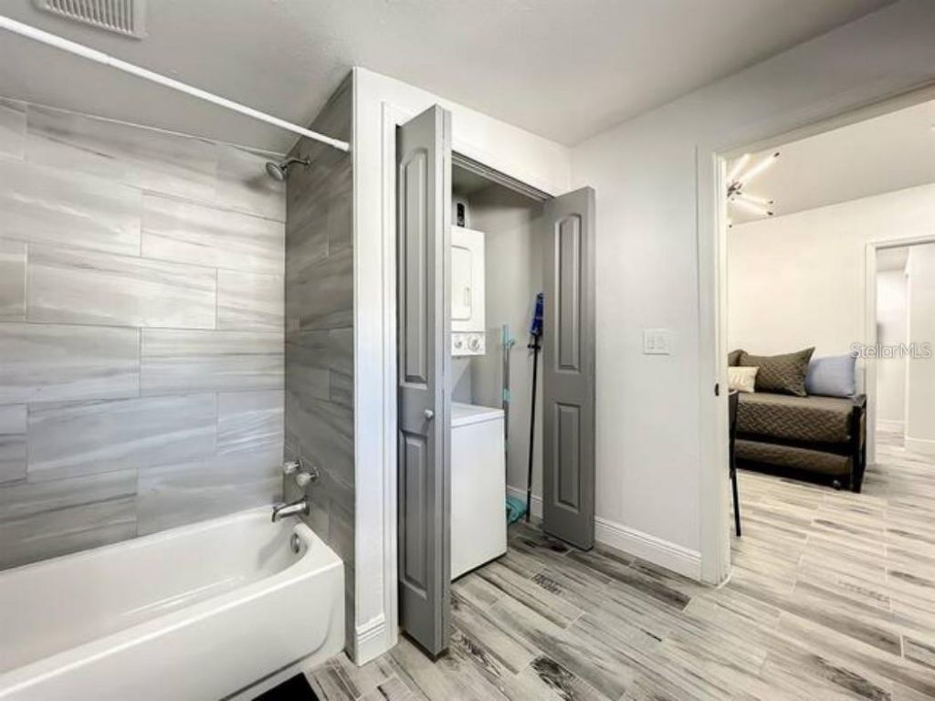 2008 Page Avenue, Orlando, FL 32806 Photo