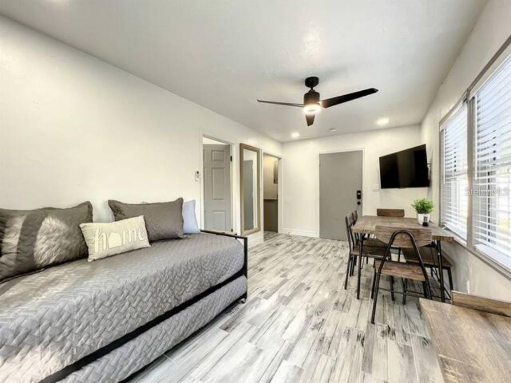 2008 Page Avenue, Orlando, FL 32806 Photo