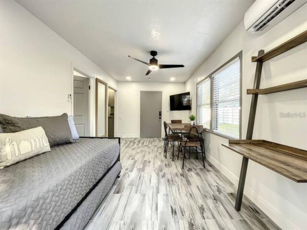 2008 Page Avenue, Orlando, FL 32806 Photo