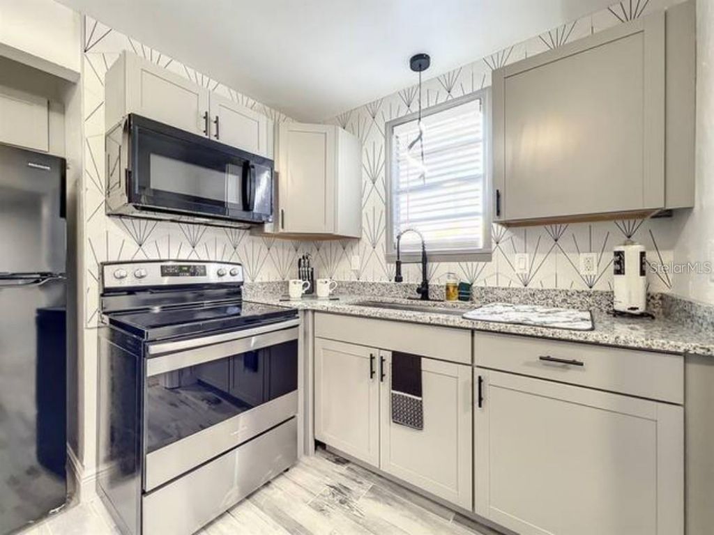 2008 Page Avenue, Orlando, FL 32806 Photo