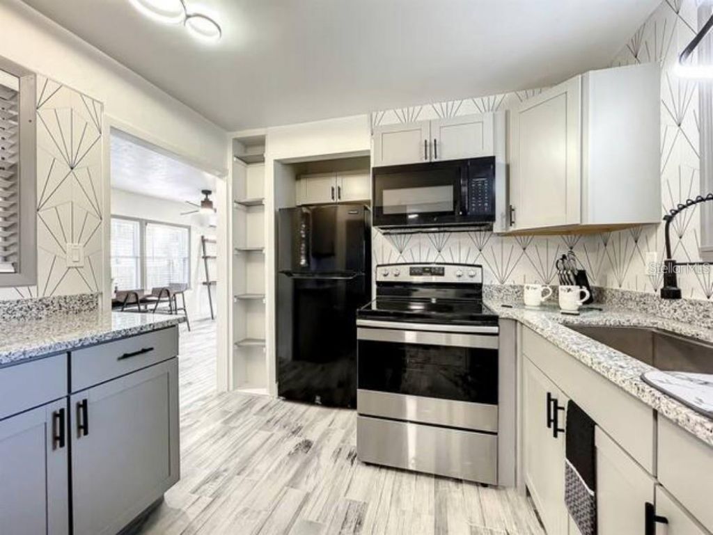 2008 Page Avenue, Orlando, FL 32806 Photo