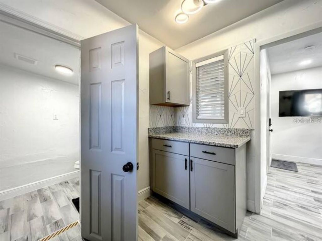 2008 Page Avenue, Orlando, FL 32806 Photo