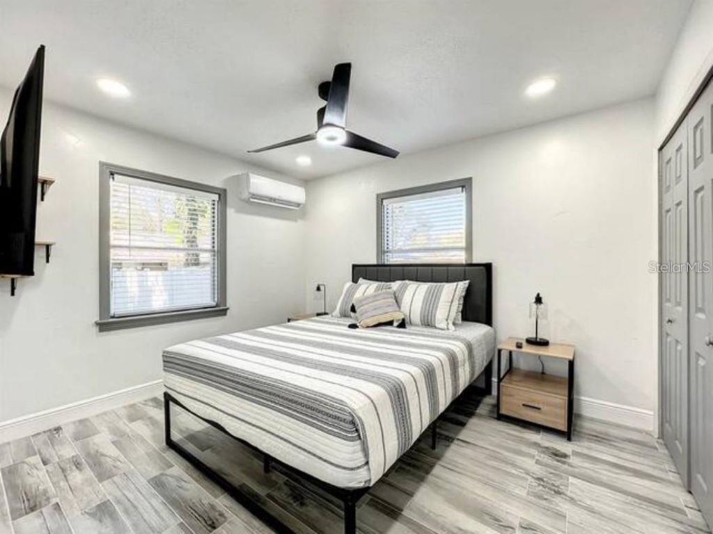 2008 Page Avenue, Orlando, FL 32806 Photo