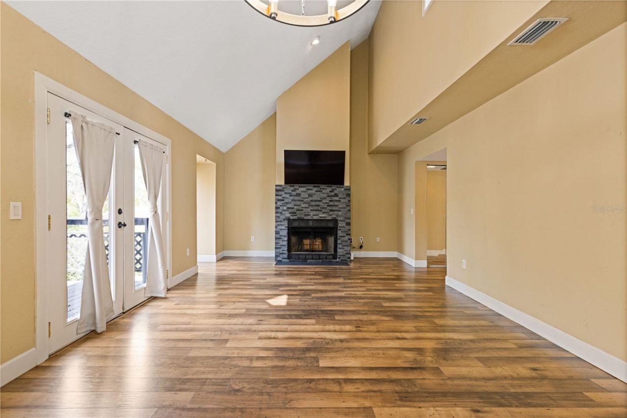 1621 NE 2nd Street, Unit 302, Ocala, FL 34470 Photo
