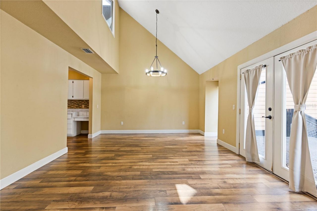 1621 NE 2nd Street, Unit 302, Ocala, FL 34470 Photo