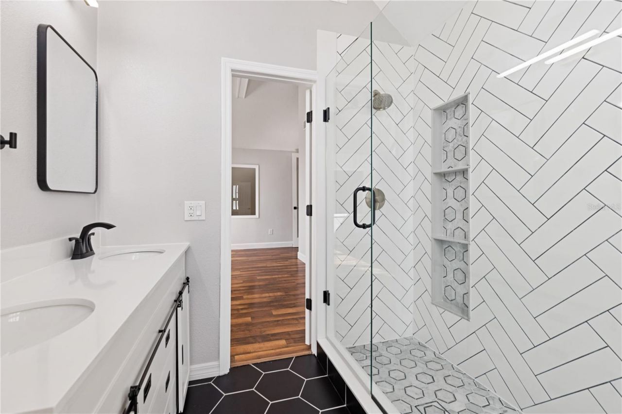 1621 NE 2nd Street, Unit 302, Ocala, FL 34470 Photo