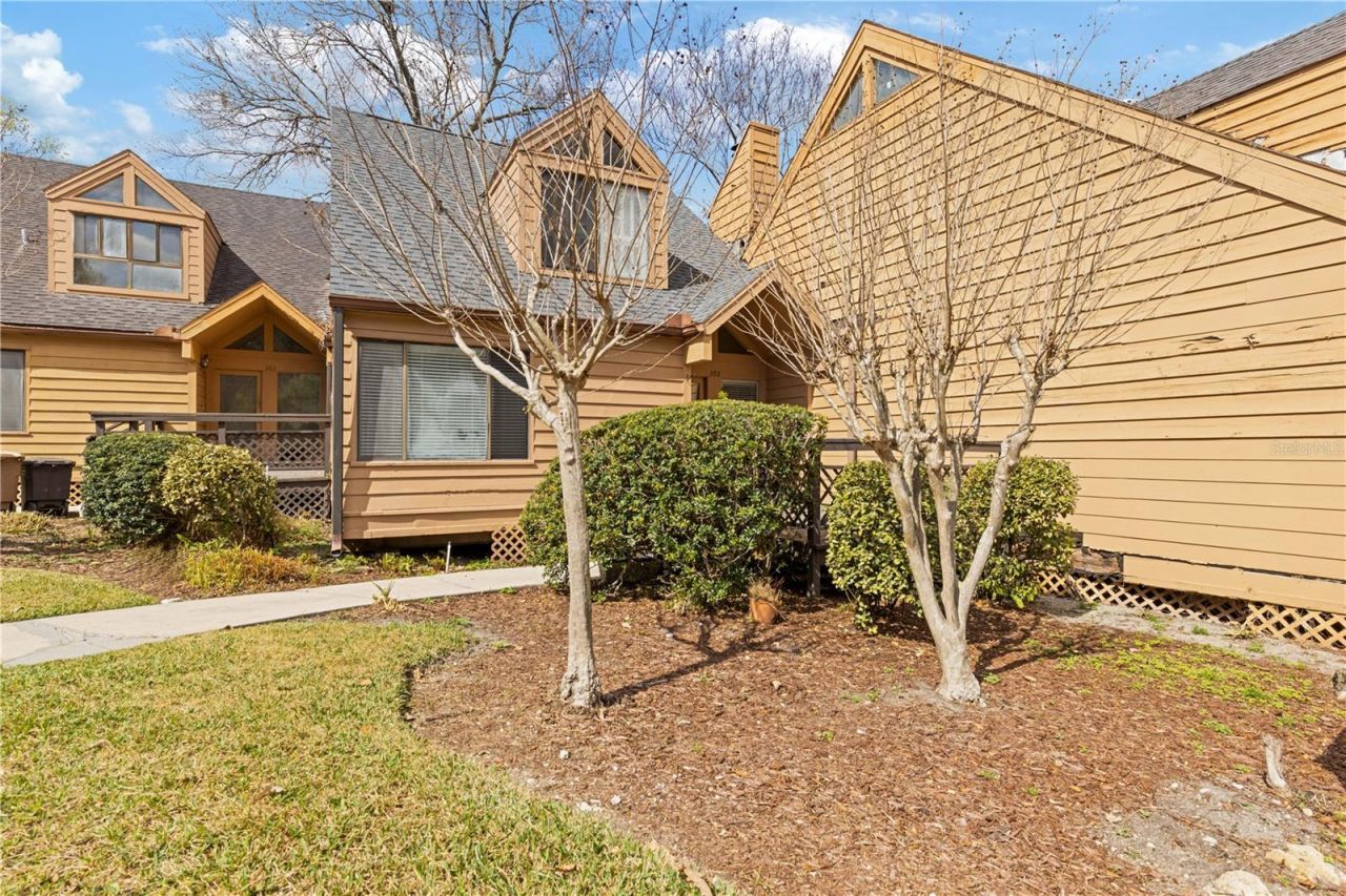 1621 NE 2nd Street, Unit 302, Ocala, FL 34470 Photo