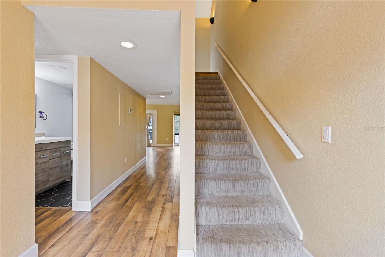 1621 NE 2nd Street, Unit 302, Ocala, FL 34470 Photo