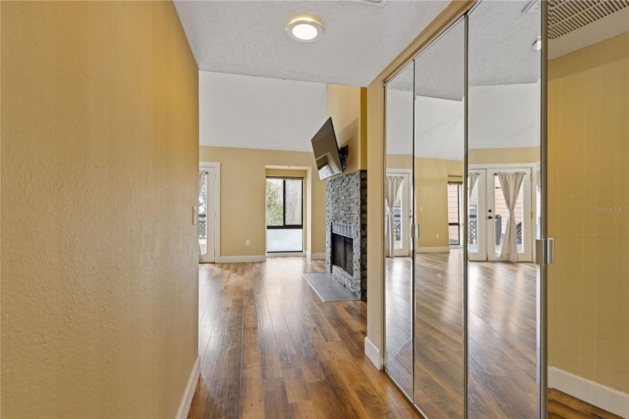 1621 NE 2nd Street, Unit 302, Ocala, FL 34470 Photo