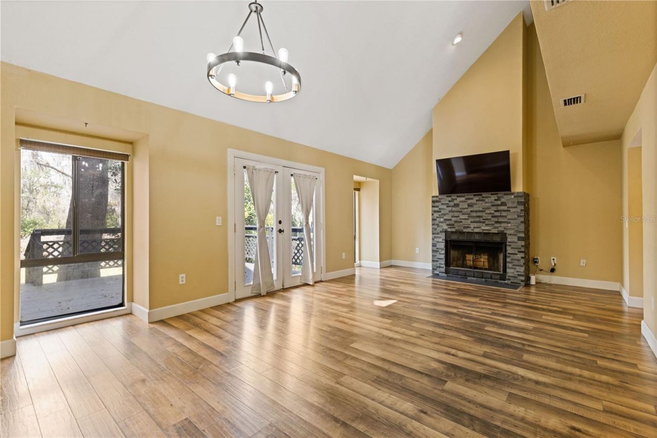 1621 NE 2nd Street, Unit 302, Ocala, FL 34470 Photo