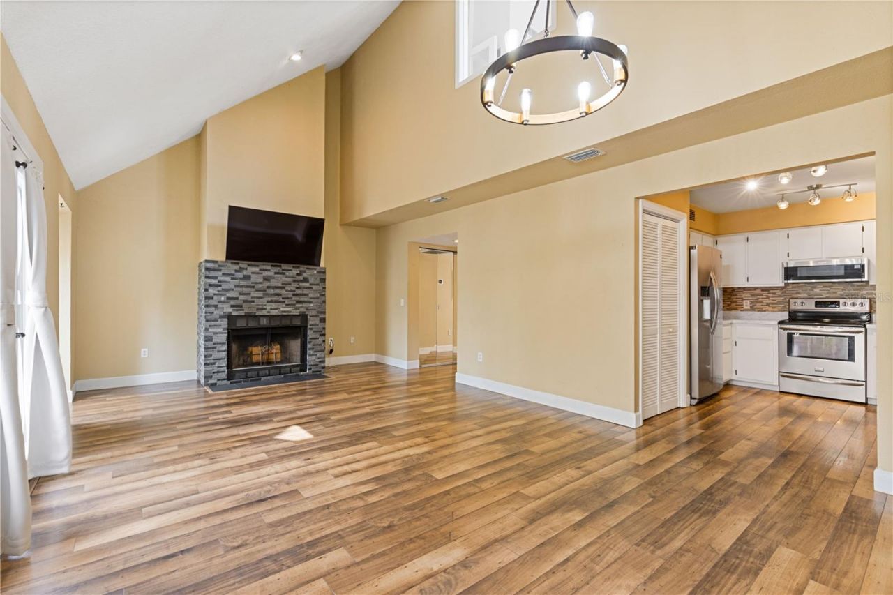 1621 NE 2nd Street, Unit 302, Ocala, FL 34470 Photo