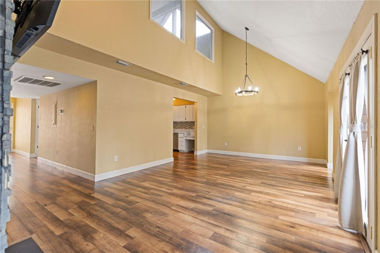 1621 NE 2nd Street, Unit 302, Ocala, FL 34470 Photo