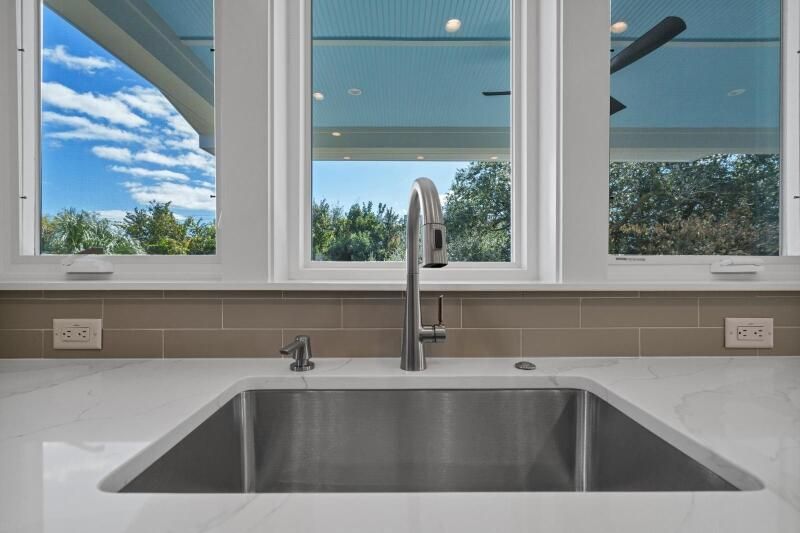 306 Sea View Lane Photo 17