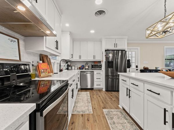 375 Sherwood Forest Blvd, Baton Rouge, LA 70815