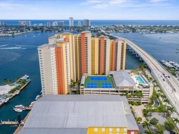 2650 Lake Shore Drive, Unit 1004, Riviera Beach, FL 33404