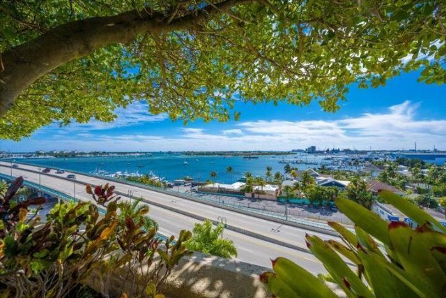 2650 Lake Shore Drive, Unit 1004, Riviera Beach, FL 33404 Photo