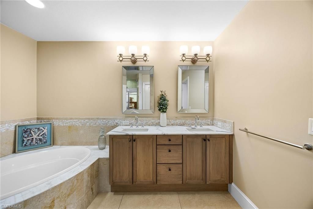 9123 Strada Pl, Unit 7501, Naples, FL 34108 Photo